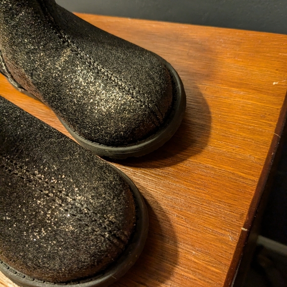 Carter's Size 5 Toddler Girls Boots - Picture 8 of 10